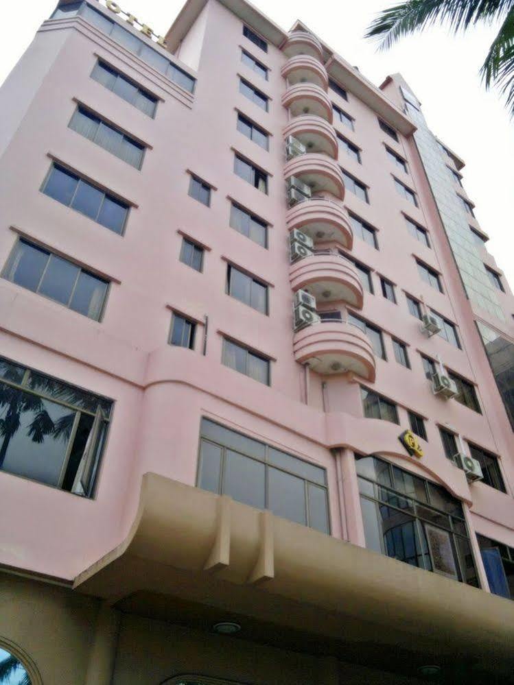 Queen'S Park Hotel Rangum Exterior foto