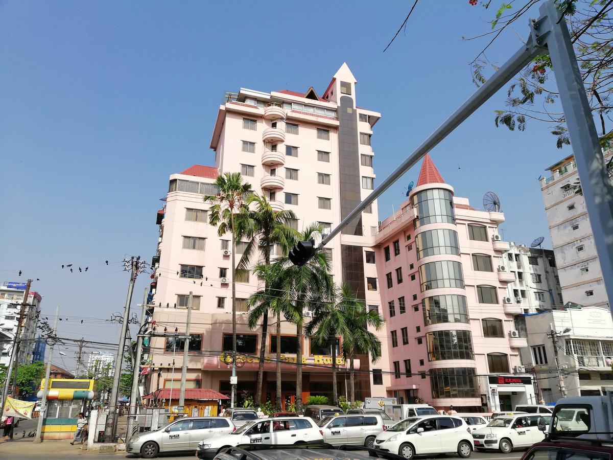 Queen'S Park Hotel Rangum Exterior foto